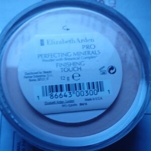 Elizabeth Arden Pro Finishing Touch Powder